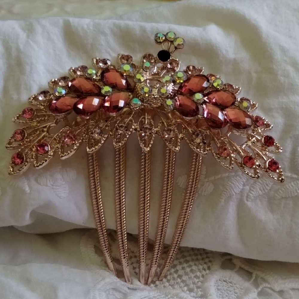 Elegant Gold and Pink Hair Comb
